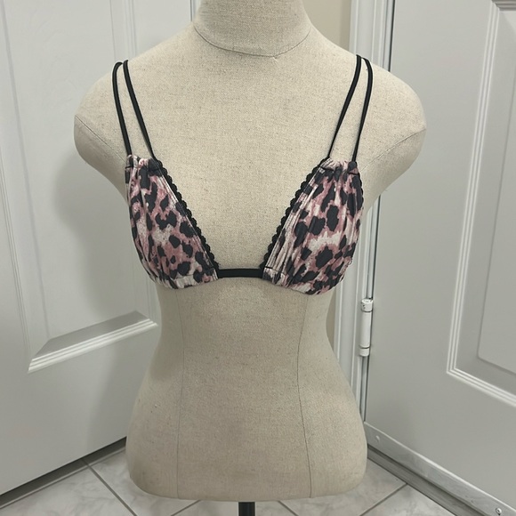 Billabong Other - Billabong cross back bralette